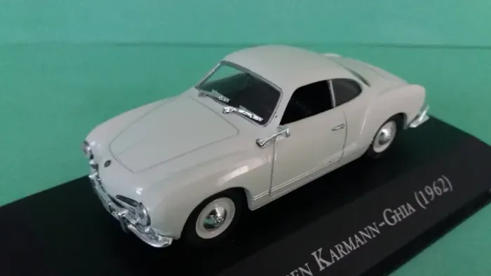 MINIATURA EM METAL - VW KARMANN GHIA 1972