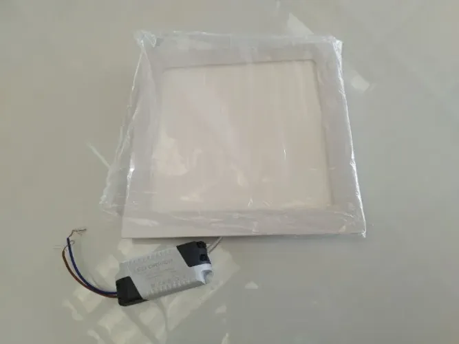 Paflonier de Embutir EMPALUX 18 Watts 3.000 K Luz quente