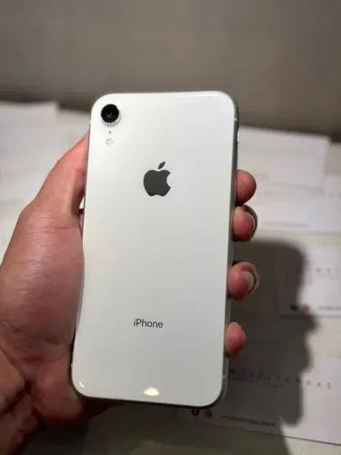 iPhone XR branco 64GB - em boas condições com garantia