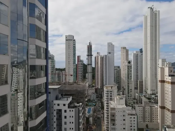 MOBILIADO PRONTO PRA MORAR 3suítes, 4 bwv, 3vgs priv, excelente localização venha conferir