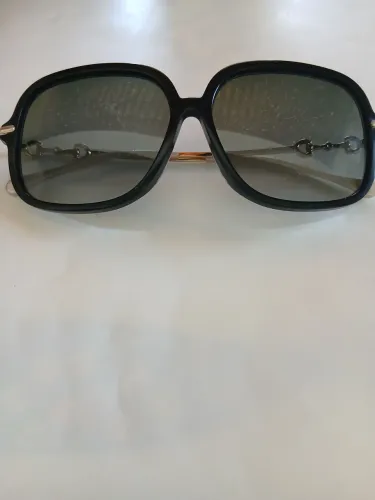 Óculos de sol feminino Gucci 