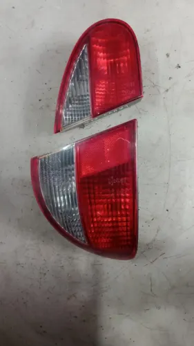 Lanterna traseira original Daewoo Lanos lado esquerdo ano 2002