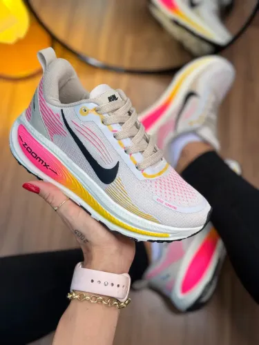 Tênis Nike Zoom Vomero 18
