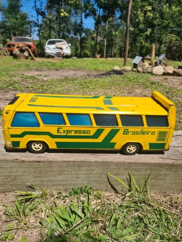 Brinquedo de lata