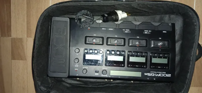 Pedaleira Zoom G5n c/bag e fonte