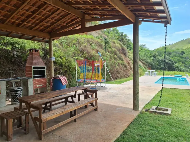 Chácara com Piscina, Churrasqueira