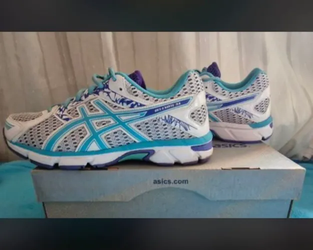 Tenis feminino gel-excite 3A. Novo. Asics