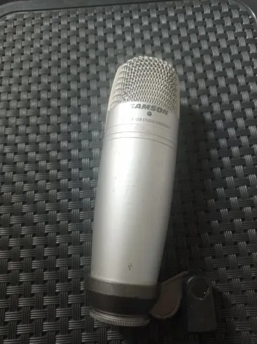 Microfone Studio Condensador Samson C01U USB