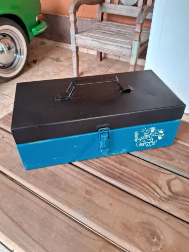 Caixa de Ferramentas antiga Azul e Preta