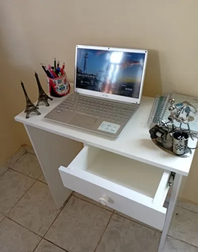 Escrivaninha de MDF 