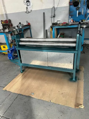 Calandra Elétrica 1250 para chapa até 1,5mm