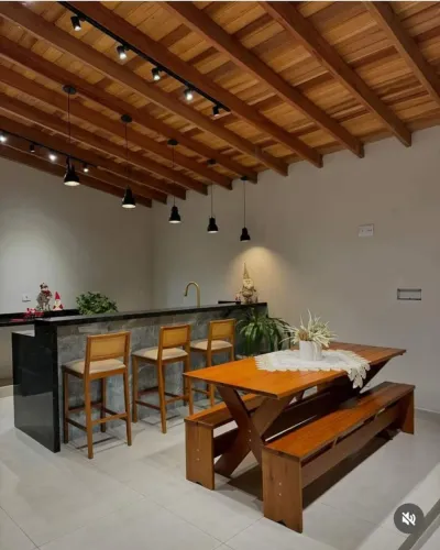 Mesa de Jantar Rústica em Madeira Maciça