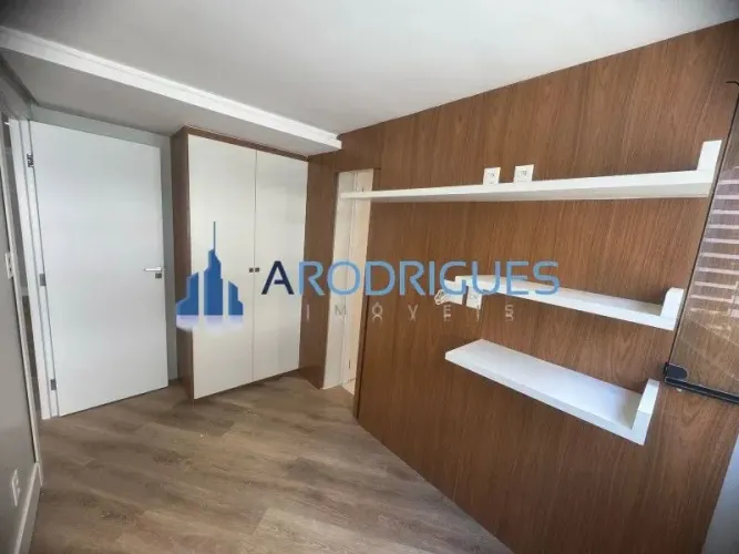 Apartamento à Venda em Alphaville: 2 quartos, 2 suítes, 1 sala, 3 banheiros, 1 vaga de gar