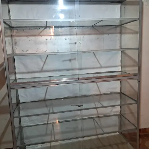 VENDO VITRINE DE FERRO