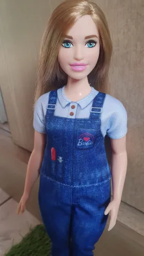 Boneca Barbie veterinária