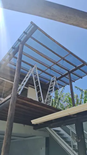 Cobertura em policarbonato