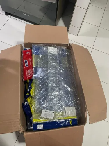 2 Caixas cheias de formas de acetato e silicone para doces