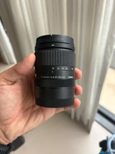 Lente Sigma 18-50mm f2.8 Sony E