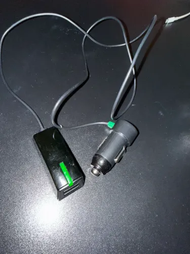 Carregador veicular USB
