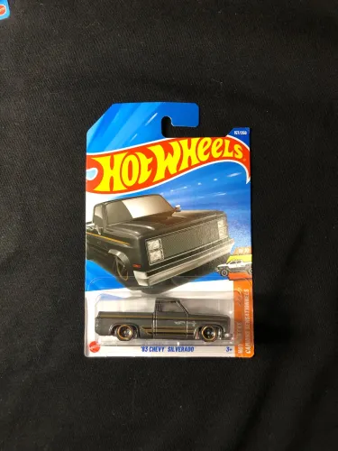 HOTWHEELS 83 CHEVY SILVERADO PRETO PEROLADO