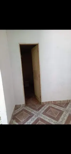 Vende se uma casa  no dom Luciano 