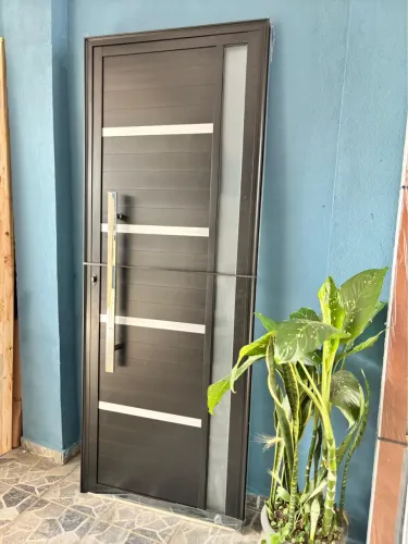 PORTA PRETA ELEGANTE - A partir de R$695