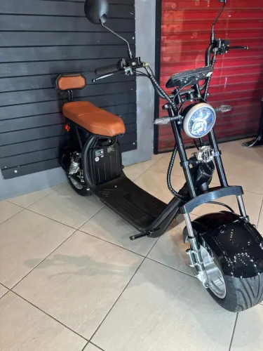 Scooter elétrica X11 Preta 