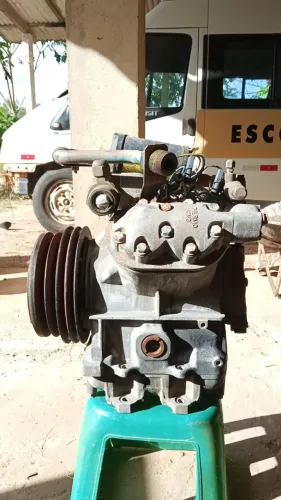 Compressor de ar condicionado pra ônibus 