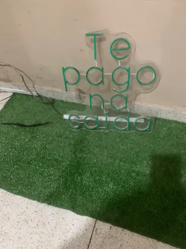 Letreiro pague na saída 