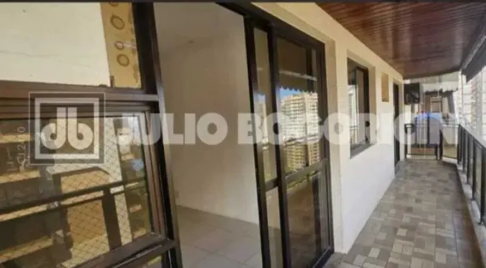 BARRA DA TIJUCA CONDOMINIO RESIDENCIAL BARRA MARINA SALA 2 AMBIENTES 2 QUARTOS SENDO 1 SUI