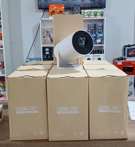 Projetor Ultra HD com Lente de Alto Brilho e HDR