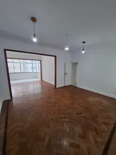 Imóvel para aluguel tem 120 metros quadrados com 3 quartos em Copacabana - Rio de Janeiro