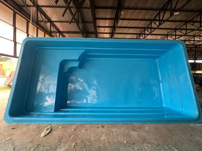 Piscina de 7 metros com prainha 