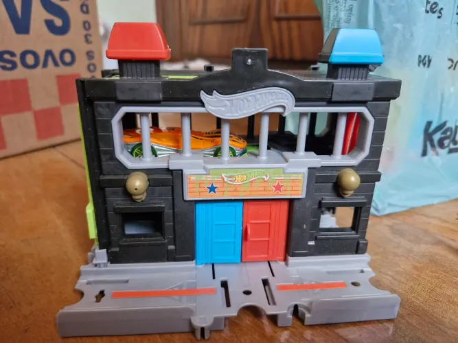 Garagens e pista Hot Wheels - Brinquedo para crianças