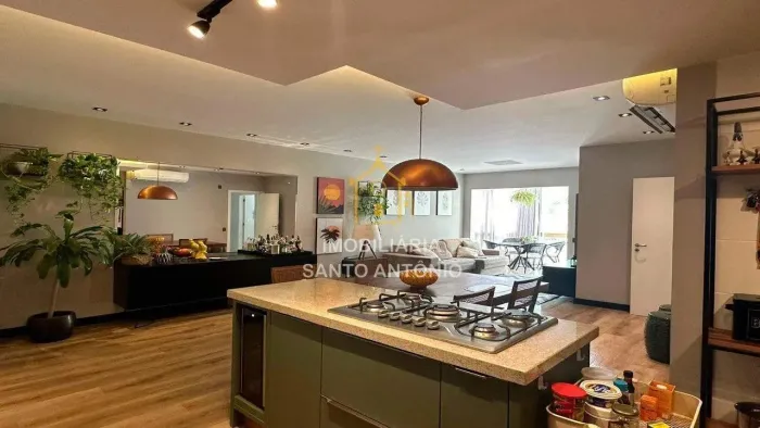 Apartamento Reformado com Móveis Planejados no coração de Santo Antônio de Lisboa