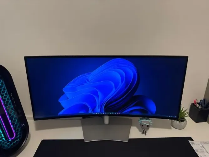 Monitor Dell de 34" UltraSharp Curvo 120 Hz com hub Thunderbolt - U3425WE