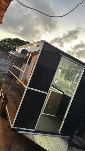 Trailer em ACM e inox 3m x 2m.