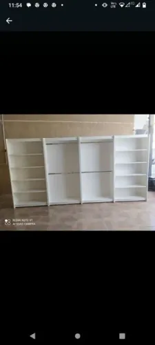 PRATELEIRAS E CABIDEIROS Armário de loja