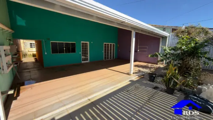 RDS vende 3qtos casa Qd 37 Setor Central (desocupada) baixamos o preço