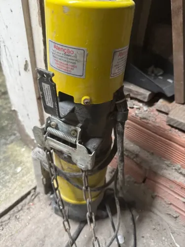Motor Automatizador Porta De Enrolar X-tronix Ac200s (usado)