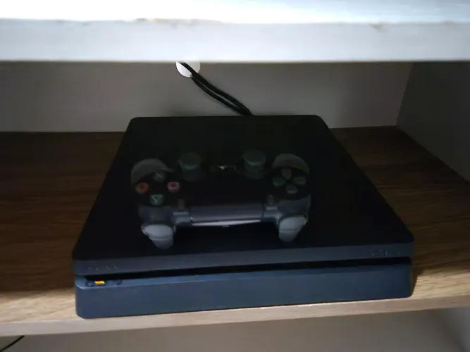 PS4 Slim 1TB com muitos jogos