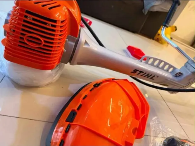 Roçadeira Stihl FS-380, 52cc, nunca foi utilizado, como está na foto meu zap: *