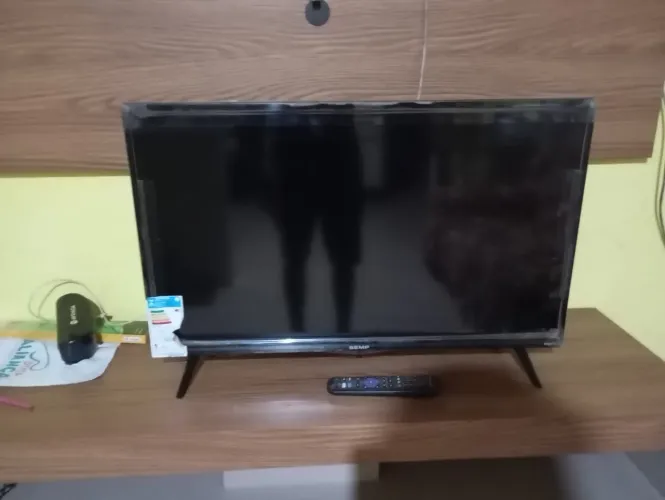 A venda Tv Semp 32 polegadas pouco usada funcionando TD perfeitamente 