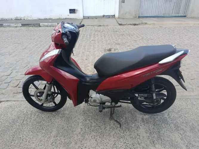 Vendo Biz 125 ano 2018/2019 completa 