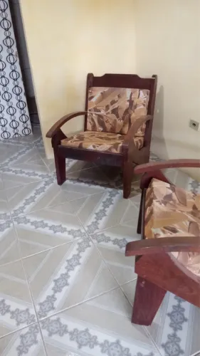 Conjunto de terraço em madeira 4 cadeiras