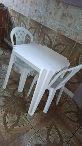 Mesa com cadeiras 