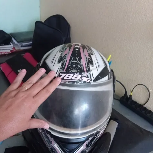CAPACETE FEMININO.