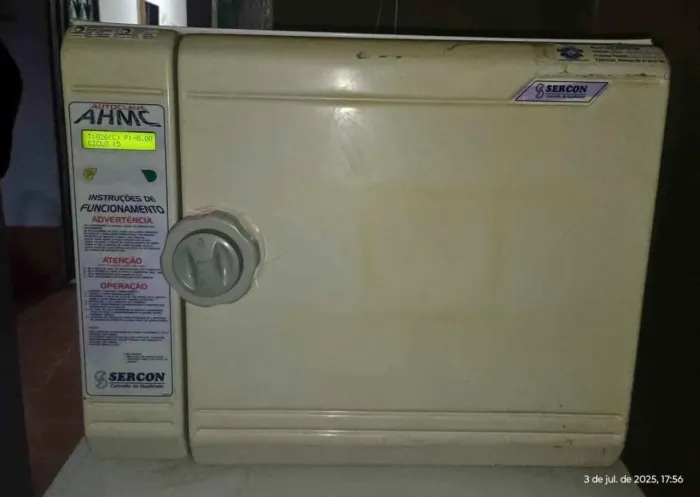 Vendo um Autoclave de 21L