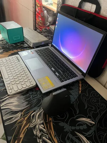 Notebook Asus vivobook, Rysen 7-4800h + teclado logitech pebble keys 380s