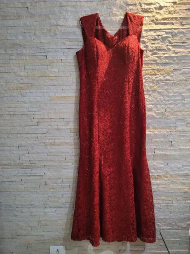 Vestido de festas em renda com brilho G